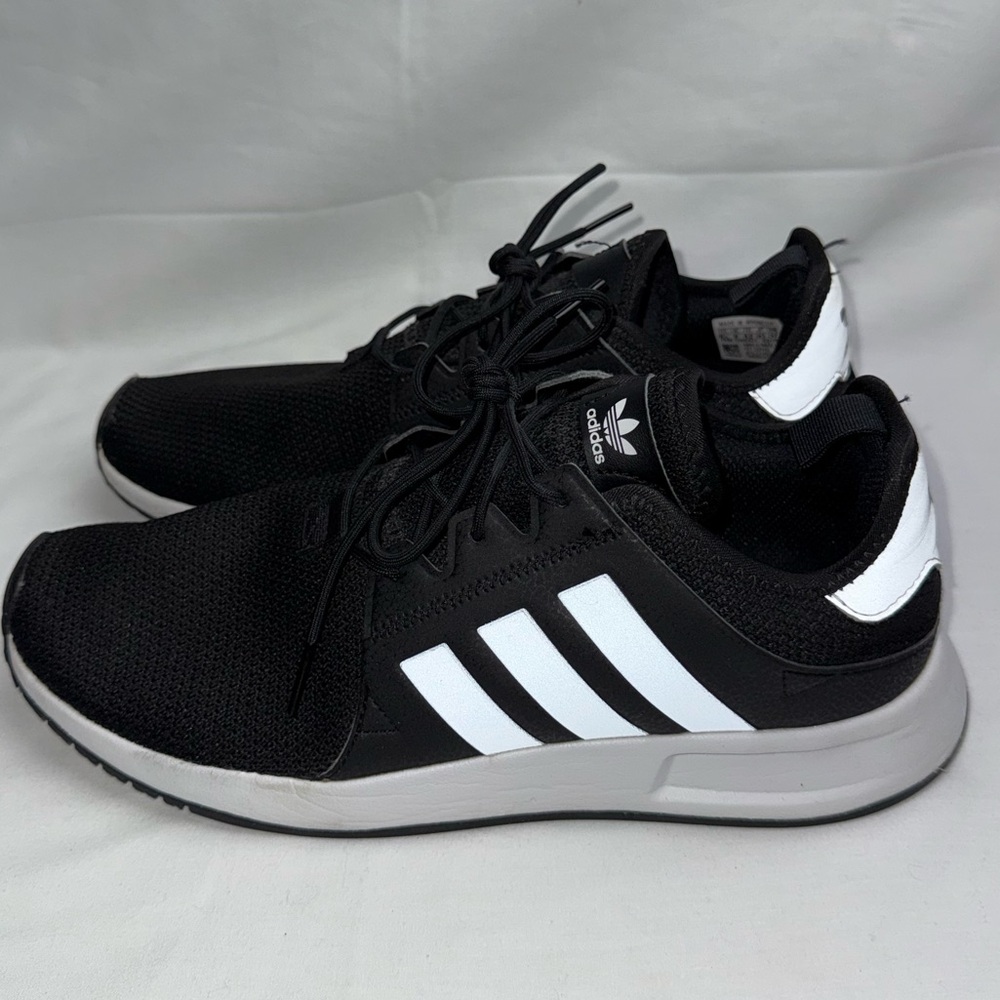 Adidas three stripes Men's Black and White Athletic Sneakers size 8.5